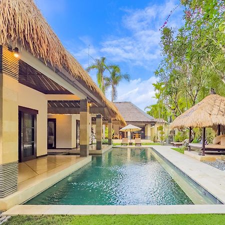 Villa Bugis Drupadi Seminyak ภายนอก รูปภาพ