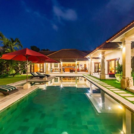 Villa Bugis Drupadi Seminyak ห้อง รูปภาพ